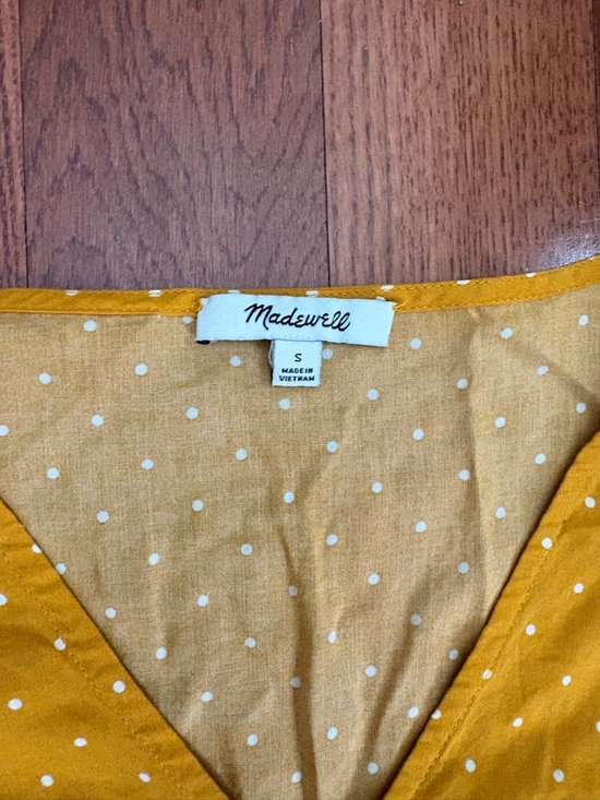 Madewell Mustard Yellow Polka Dot V-Neck Top. Size small - Picture 5 of 9